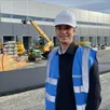 photo cyril delmer est ingénieur travaux pour argan. il fait le point sur le chantier à louailles.