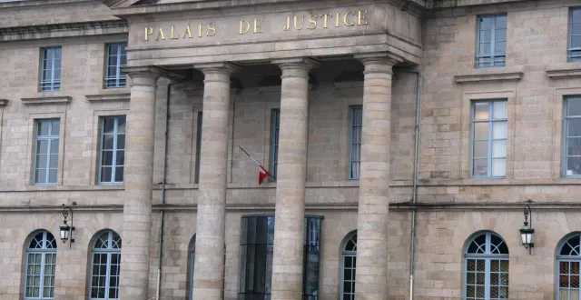 photo  une peine de deux ans de prison, dont dix-huit mois avec sursis, a été requise ce jeudi 13 novembre 2025 contre un automobiliste de 61 ans jugé devant le tribunal judiciaire d’alençon (orne) pour homicide involontaire. en mars 2025, à saint-denis-sur-sarthon, le sexagénaire avait renversé un piéton de 85 ans qui avait succombé à ses blessures quelques heures plus tard.  &copy;  archives 