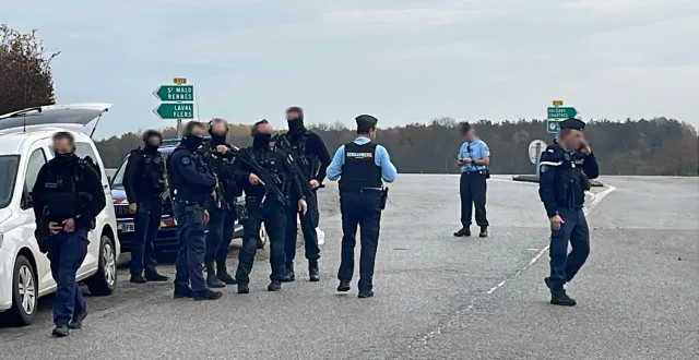 photo  un important dispositif des forces de l'ordre était présent  &copy;  ouest-france 