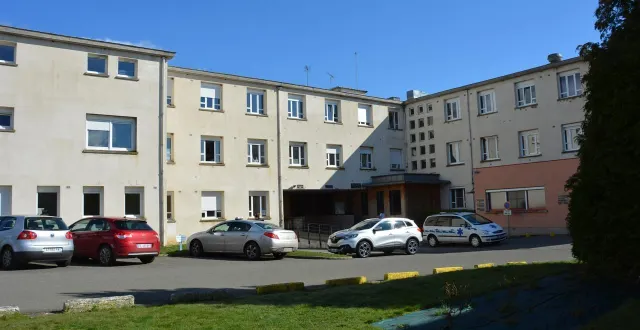 photo  le centre hospitalier de l’aigle vient d’être épinglé par la chambre régionale des comptes pour diverses irrégularités.  &copy;  ouest-france 