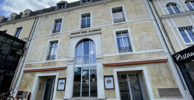 photo  le théâtre paul-scarron, place des jacobins, au mans  &copy;  le maine libre 