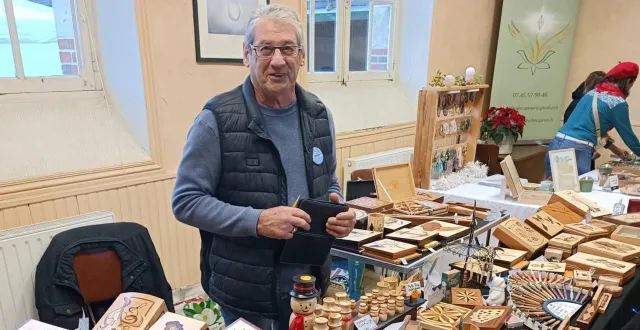 photo  l’artiste michel rangeard sera présent au marché de noël.  &copy;  ouest-france 