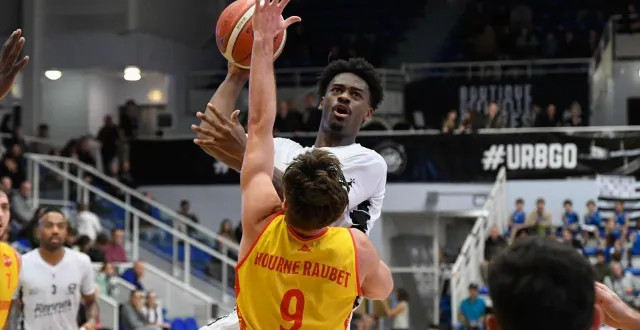 photo  zyon dobbs et les rennais restent sur deux défaites.  &copy;  jocelyne régent 