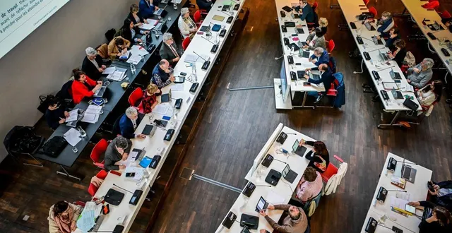 photo  le conseil municipal du mans.  &copy;  archives le maine libre - yvon loué 