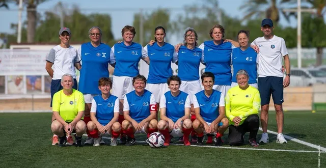 photo  l’équipe des féminines des plus de 50 ans, natacha faribault est en bas à droite.  &copy;  sébastien perrault 