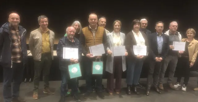 photo  de nombreux employés communaux ont été décorés lors de cette cérémonie.  &copy;  ouest-france 