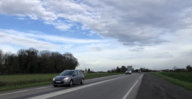 photo  cette portion de la départementale 112 est fréquentée par plus de 1 000 véhicules par jour.  &copy;  ouest-france 