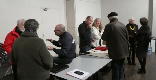 photo  les cinq coresponsables du conseil collégial ont présenté, avec courage, la liquidation de l’association aux adhérents après avoir été confrontés à une situation très difficile et compliquée.  &copy;  ouest-france 