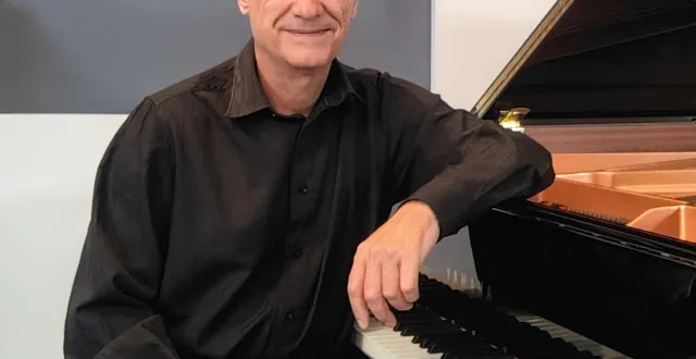 photo  christophe maynard, pianiste, évoquera le peintre henri matisse, à mortagne-au-perche (orne).  &copy;  dr 