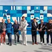 photo  l’inauguration par nicolas mahut (au centre) du nouveau mur extérieur d’entraînement. 