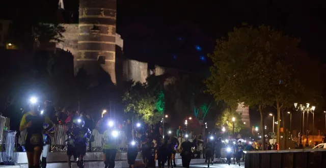 photo  les coureurs du trail de l’apocalypse s’élanceront de nuit dans angers, pour parcourir 8 ou 10 kilomètres, selon les épreuves.  &copy;  archives ouest-france 