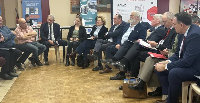 photo  l'assemblée générale des maires ruraux de la sarthe se tenait ce samedi 15 novembre 2025 à la fresnaye-sur-chédouet (villeneuve-en-perseigne).  &copy;  le maine libre 