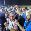 photo au coup de sifflet final, la fête n’a fait que commencer pour les joueurs du bayeux fc.