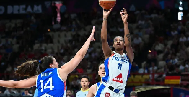 photo  valériane ayayi a inscrit 16 points lors de la victoire de l’équipe de france face à l’italie (66-57).  &copy;  stefanos kyriazis / nurphoto via afp 