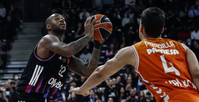 photo  amath m’baye et le paris fc se sont imposés face à bourg-en-bresse (91-75), ce vendredi 15 novembre.  &copy;  epa/maxppp 