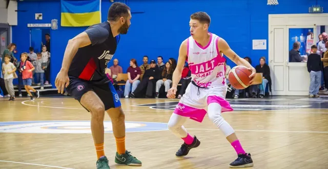 photo  brice pierard et ses partenaires manceaux se sont inclinés à cergy pontoise.  &copy;  archives ominique breugnot/ouest-france 