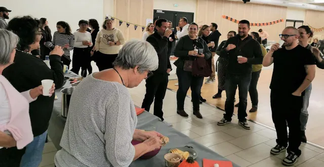 photo  les carnavaliers étaient au rendez-vous pour échanger avec les membres du croc sur leur expérience.  &copy;  le maine libre. 