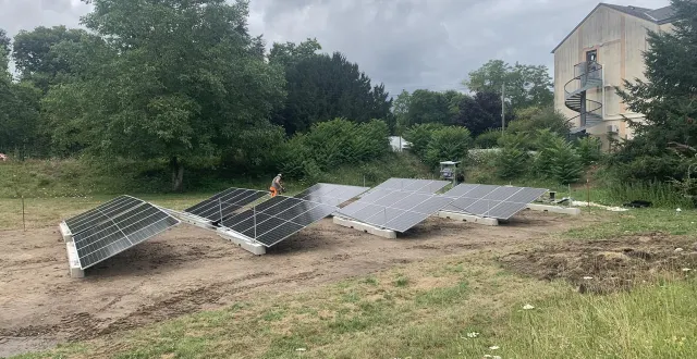 photo  à chahaignes, la municipalité a opté pour du photovoltaïque qui alimente la pompe à chaleur de l’ehpad ainsi que l’ensemble de la consommation énergétique de l’établissement les jours d’ensoleillement.  &copy;  ouest-france 