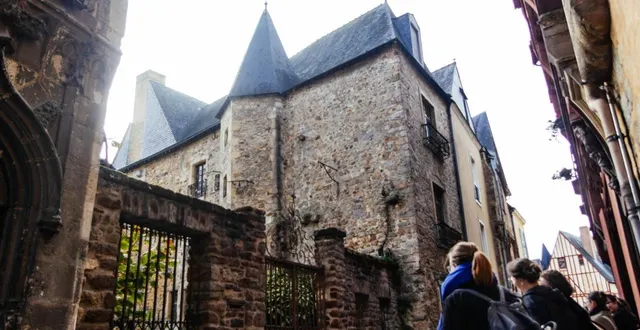 photo  l’avenir de la maison de reine bérengère n’en finit plus de déchaîner les passions.  &copy;  ouest-france 