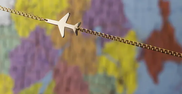 photo  « je rembobine notre départ, les bagages, la trousse de toilette, tout y passe… mais pour l’instant, tout est dans la soute de l’avion. » photo d’illustration.  &copy;  olga zhukovskaya / getty images / istockphoto 