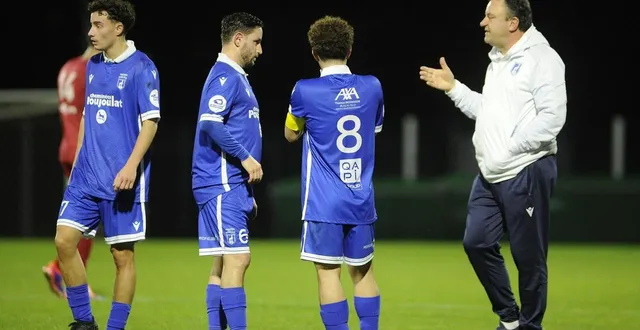 photo  ici coachés par david moreaux, les niortais benjamin brossard, jérémy audoin et lucas mezino n’ont eu que deux victoires à célébrer cette saison en championnat.  &copy;  co - christophe bernard 