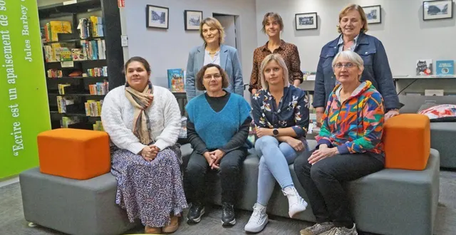 photo  félicia corbrion, du relais petite enfance ; sophie davy-chesnier, coordinatrice petite enfance ; gwendoline chaumont, responsable des microcrèches ; catherine gestin, directrice des microcrèches de tinchebray-bocage et domfront-en- poiraie ; fabienne dupré, responsable de la médiathèque ; stéphanie gallot, responsable du relais d’assistantes maternelles ; et michelle pothé, vice-présidente de la cdc.  &copy;  ouest-france 