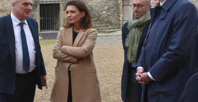 photo  le maire, gérard galpin, explique le parcours qui a conduit à la restauration de ce monument chargé d’histoires.  &copy;  le maine libre 