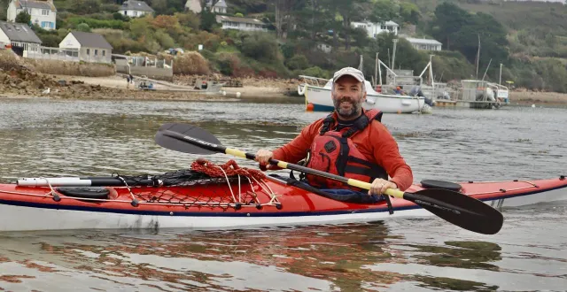 photo  nicolas jubeau est éducateur sportif spécialisé dans la pratique du kayak de mer  &copy;  ouest-france 