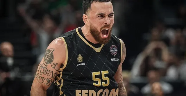 photo  mike james ne décolère pas après avoir été expulsé lors du choc contre le mans, dimanche.  &copy;  photo d’illustration : archive omer taha cetin / afp 