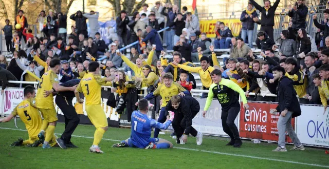 photo  plouvorn a réalisé l’exploit en écartant vitré après un scénario complètement fou et un incroyable retourné acrobatique de son gardien.  &copy;  ouest-france 