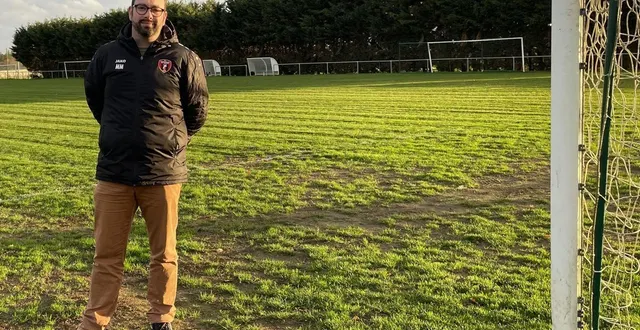 photo  matthieu maugeais, coprésident du fcla, évoque des terrains en mauvais état pour expliquer le départ de nombreux joueurs de football.  &copy;  co 