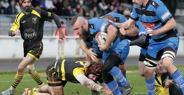 photo  dans le sillage de ses gros, le sasm allie puissance et vélocité tous les dimanches.  &copy;  co - benoit felace 