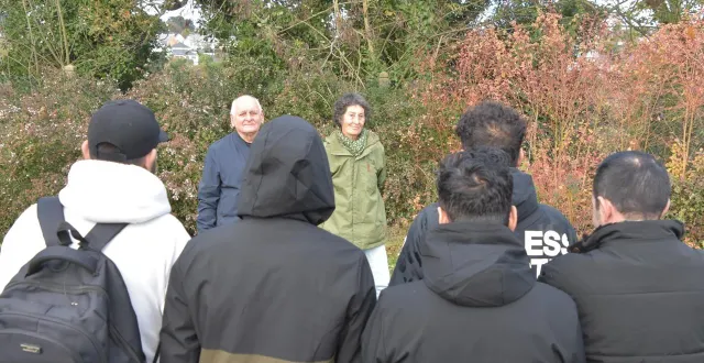 photo  bertrand even et catherine jacquemin sont membre d’ames, association migrant’espoir segréen qui accompagne les migrants dont un groupe de réfugiés afghans pris à partie dans une vidéo diffusée sur les réseaux sociaux.  &copy;  co – joël audouin 