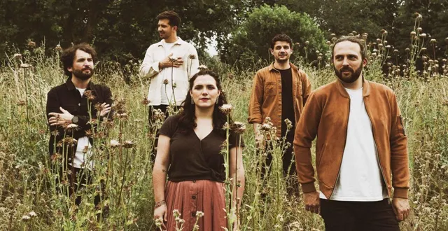 photo  des notes folk pour toute la soirée, c’est amber day qui débarque au val de vray vendredi.  &copy;  the amber day 