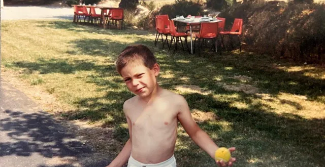photo  nicolas mahut a commencé le tennis sur les courts du sc beaucouzé.  &copy;  archives famille mahut 