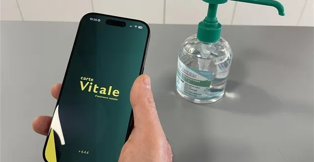 photo  l’application carte vitale est lancée partout en france mardi 18 novembre.  &copy;  courrier de l’ouest 