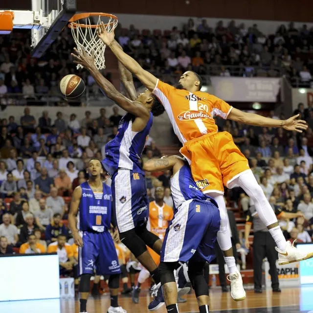 photo dj stephens a ébloui plus d’une fois le public d’antarès.  ©  archives le maine libre - yvon loue