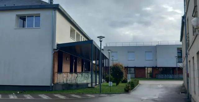 photo  le maire de sées et le président de la cdc se sont expliqués sur les ordures ménagères de l’hôpital de sées. chacun s’accorde pour soutenir l’hôpital et corriger les oublis du passé.  &copy;  ouest-france 