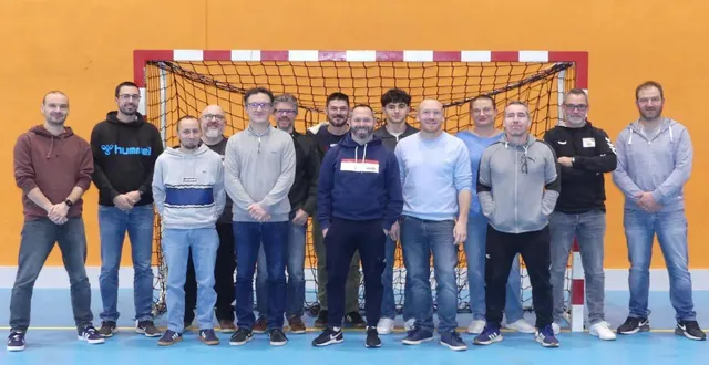 photo  à l’issue de cette formation, les stagiaires reçoivent le certificat d’accompagnateur d’équipe.  &copy;  le maine libre 