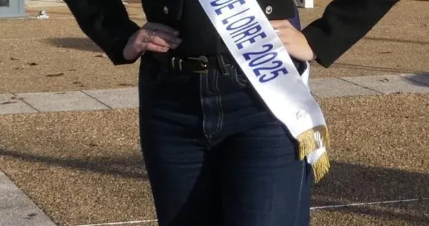 photo  devant l’espace scélia, face à son école, solène gouillou-jouanguy, est la nouvelle miss excellence pays de loire 2025.  &copy;  ouest-france 