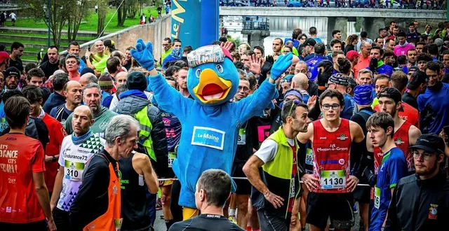 photo  comme chaque année, des navettes seront proposées gratuitement aux coureurs entre le mans et allonnes.  &copy;  archives le maine libre - yvon loué 