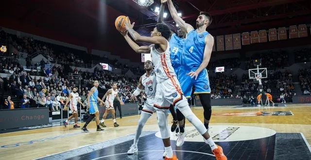 photo  le mans, ici dufeal, s’est heurté à des espagnols certes amoindris, mais terriblement réalistes.  &copy;  dominique breugnot 