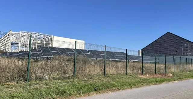 photo  des panneaux solaires ont été installés à proximité de la station d’épuration d’argentan.  &copy;  ouest-france 