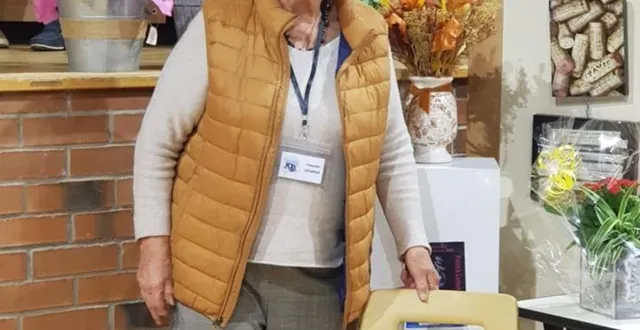 photo  huguette lecureur, pilier de l’aci depuis 44 ans, toujours passionnée et investie.  &copy;  le maine libre 