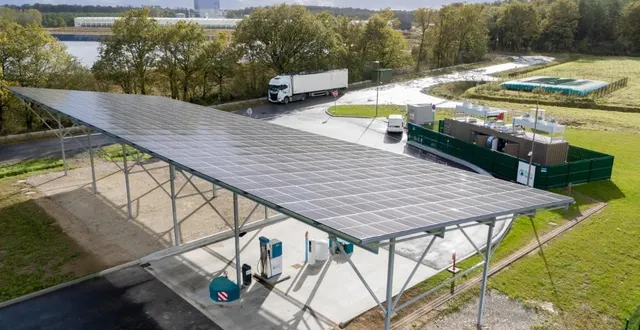 photo  grâce à l’unité de traitement et de valorisation énergétique de lasse, une station délivre du biogaz, un carburant pour le transport routier.  &copy;  alter public 