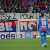 photo  depuis quelques saisons, les banderoles de mécontentement fleurissent dans les tribunes du stade d’ornano à caen (calvados). si de nombreux supporters ont décidé de déserter l’enceinte, d’autres restent fidèles au club contre vents et marées. mais jusqu’à quel point ? 