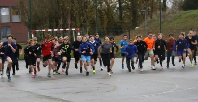 photo  les collégiens au départ du cross.  &copy;  ouest-france 