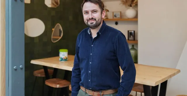 photo  l’angevin matthieu batteur a cofondé la marque de couches écoresponsables les petits culottés. les dix salariés fonctionnent en télétravail intégral.  &copy;  dr 