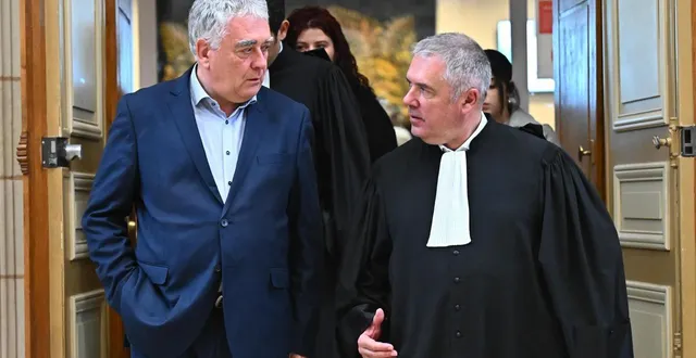 photo  gilles bourdouleix et l’un de ses avocats, me olivier rolland.  &copy;  franck dubray / ouest france 