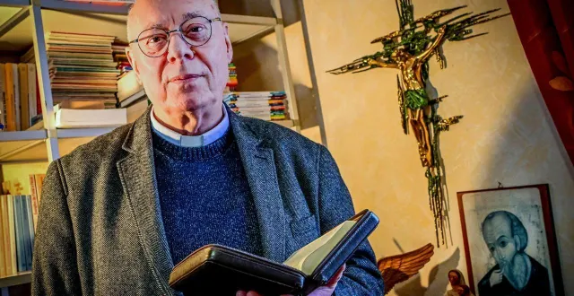 photo  le père dominique auzenet est prêtre exorciste du diocèse du mans depuis 2099.  &copy;  photo archives le maine libre yvon loue 